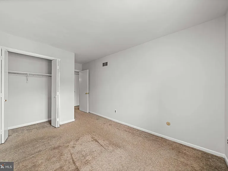 132 E Green Valley Cir — Photo 18