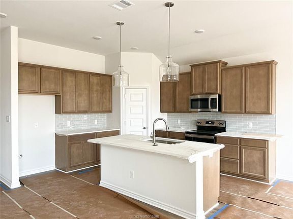 4th image of 3181 Brady Ct