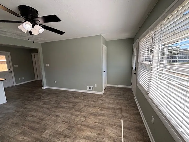 1407 Kay Ave — Photo 4