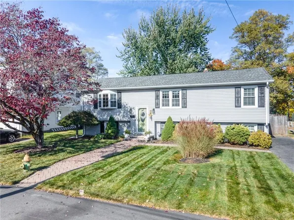 12 Sadler St, North Providence, RI 02911