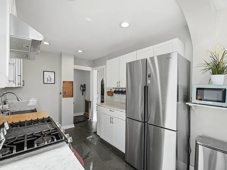 1424 Macon Ave — Photo 12