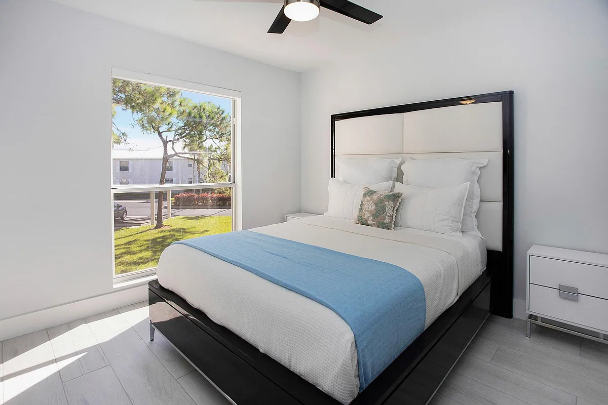Building Photo - 202-840 Gulf Pavilion Dr #202
