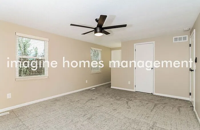 676 Harcourt Dr — Photo 9