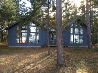27 Middle Island Point Rd, Marquette, MI 49855