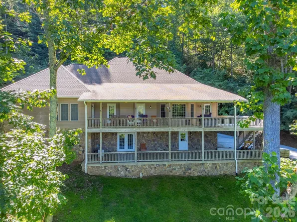 1838 Coman Rd, Franklin, NC 28734
