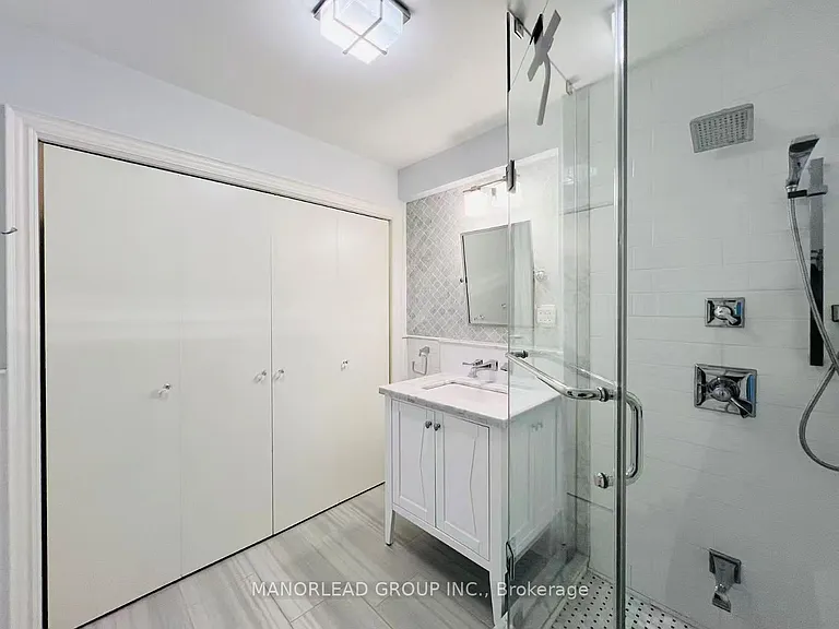 10 Greenyards Dr — Photo 27