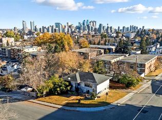 2524 17a St NW, Calgary, AB T2M 3S6