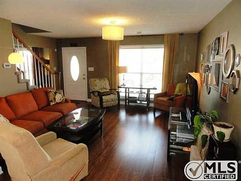 3rd image of 713 Ontario Ln