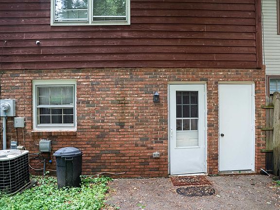 2nd image of 118 Mistybrook Dr