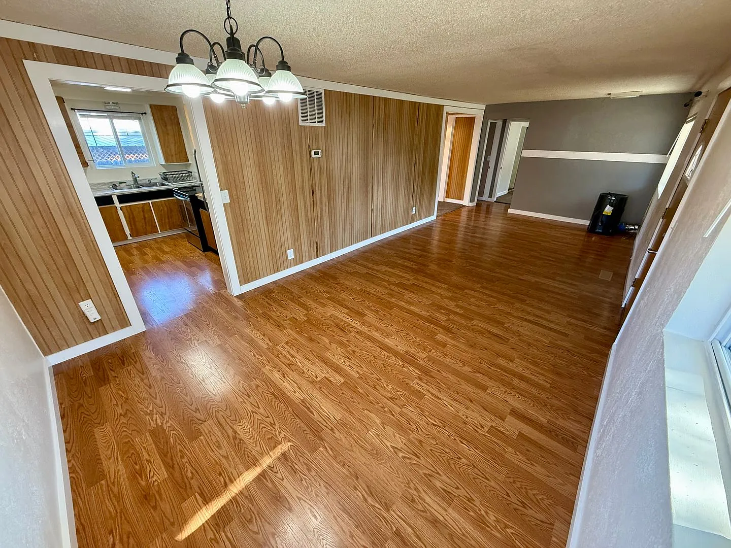 Charming and low-maintenance 2-bedroom, 1-bath home for rent — Photo 3