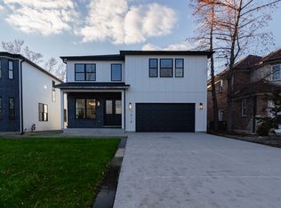 1018 N Princeton Ave, Villa Park, IL 60181