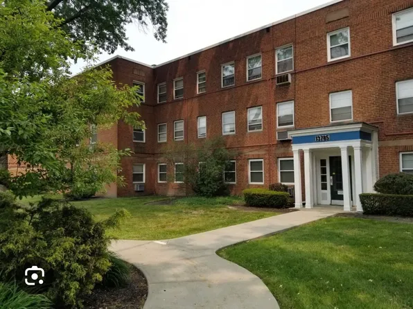 13805 Cedar Rd APT 204, Cleveland, OH 44118