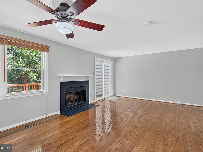 8228 Goldstream Ct — Photo 7