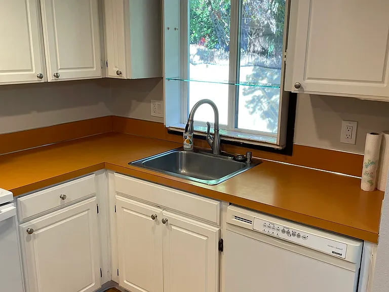 9936 SW 37th Ave — Photo 18