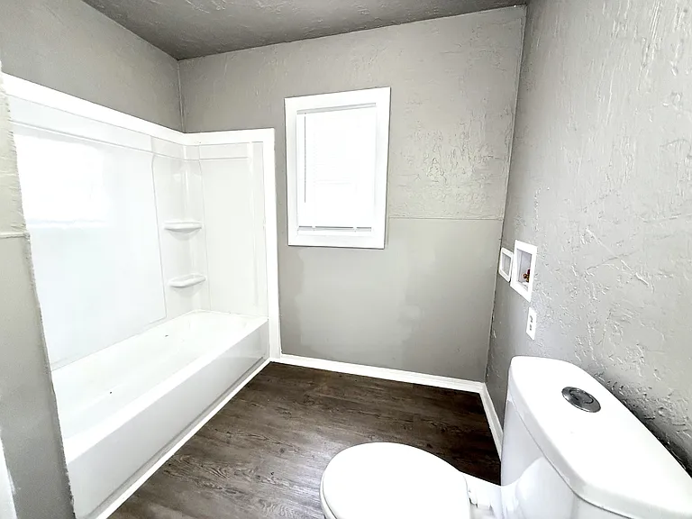 2378 E Texas St — Photo 23