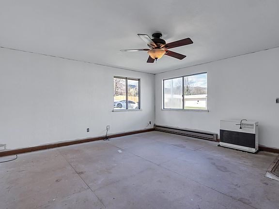 5th image of 623 Dawn St