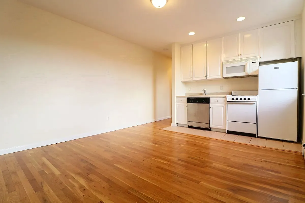 1 bed, 550 sqft, $1,900 — Photo 3