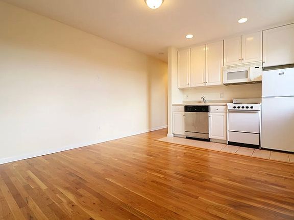3rd image of 133 Hillside Pl APT 3D