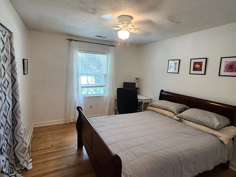 1308 Honeysuckle Ln — Photo 10