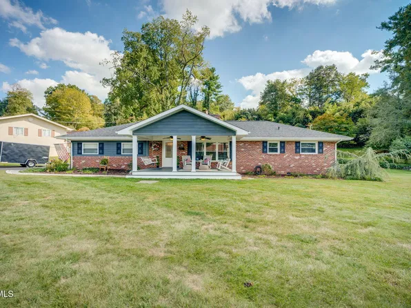 135 Cherry Ln, Bristol, VA 24201