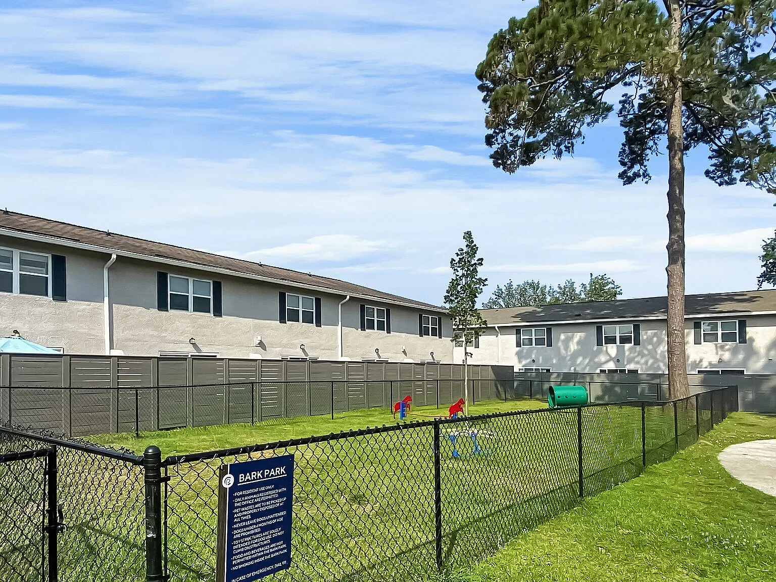 Crescent Place — Photo 3