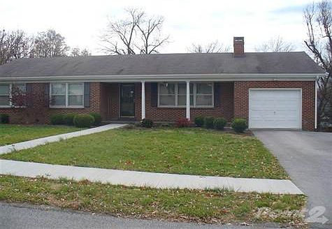 1st image of 204 Hickory Hill Dr