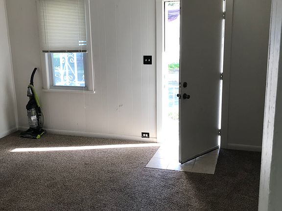 5th image of 1723 Oakfield Ave