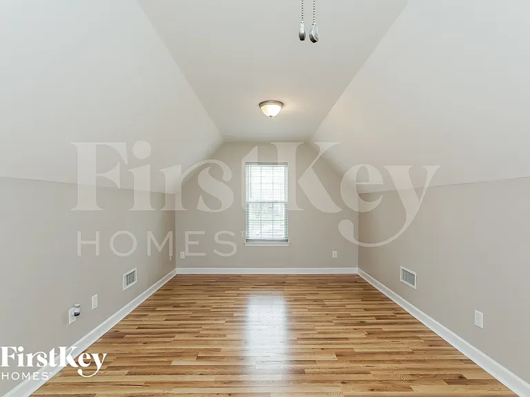 1620 Winthrop Ln — Photo 13
