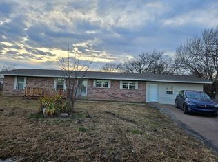 202 McElroy St, Southmayd, TX 76268
