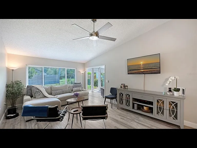 5649 Westwind Ln — Photo 2