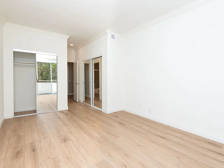 7007 Glasgow Ave #106 — Photo 14