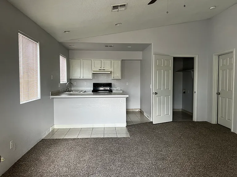 3316 W Jackson St #2 — Photo 1