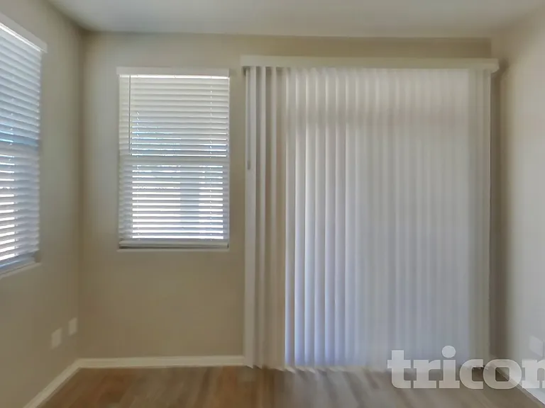 17307 W Monroe St — Photo 5