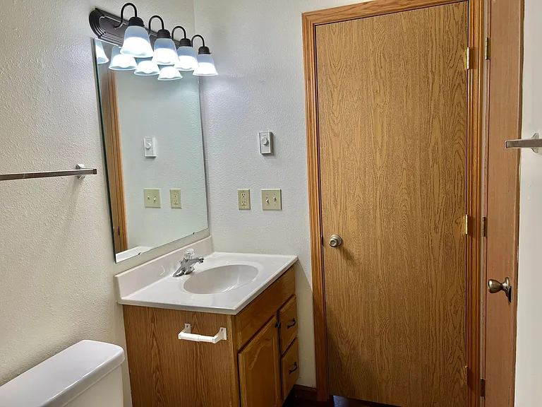 1422-32 — Photo 11