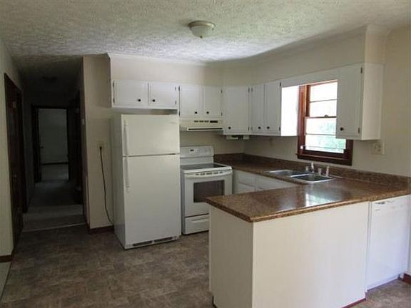3rd image of 137 Haywood Dr