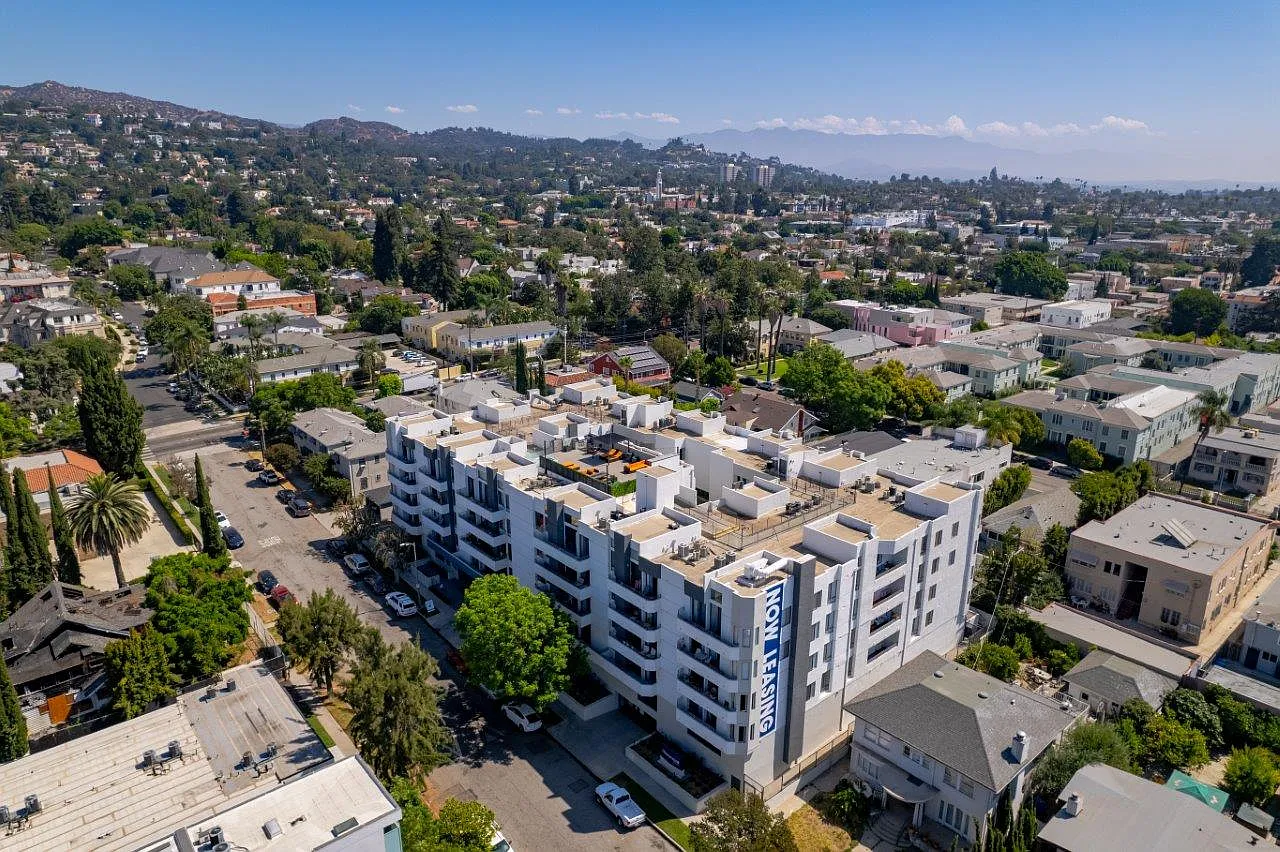 The Kenmore Los Feliz — Photo 1