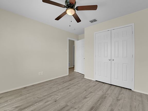 2nd image of 305 Woodridge Dr