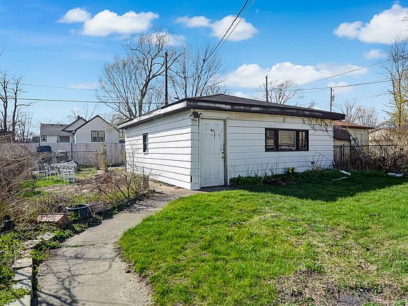 4th image of 7204 Schneider Ave