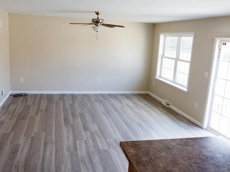 3900 Sheppard Dr — Photo 6
