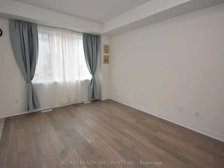12 Velvet Way — Photo 14