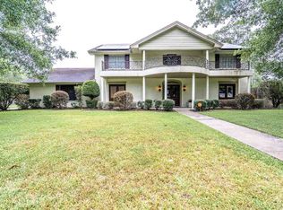 2708 Country Club Dr, Orange, TX 77630