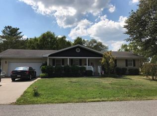 1 Jill Rd, Fairfield, IL 62837