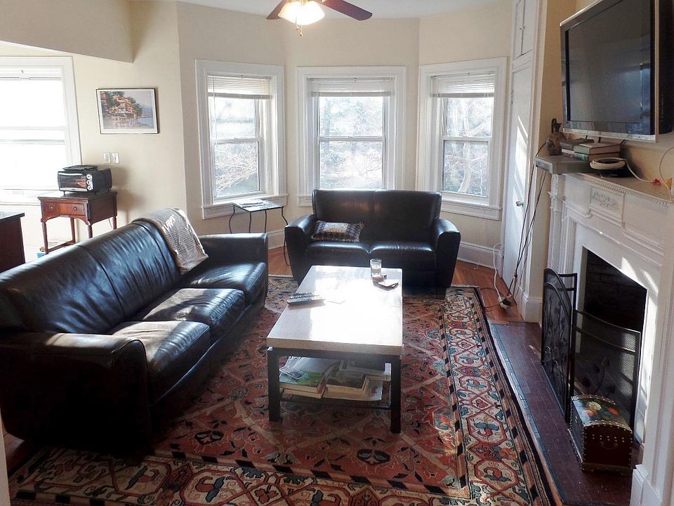 2nd image of 385 Harvard St Ste 2