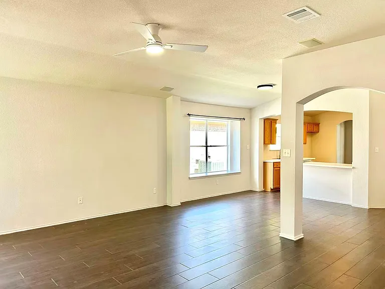615 Settlement St — Photo 9