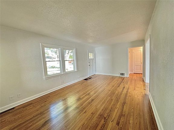 4th image of 3406 S Arlington Ave