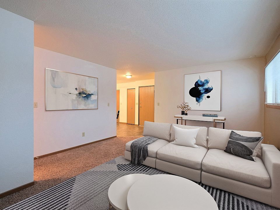 Fargo, ND Kennedy Apartments | Living