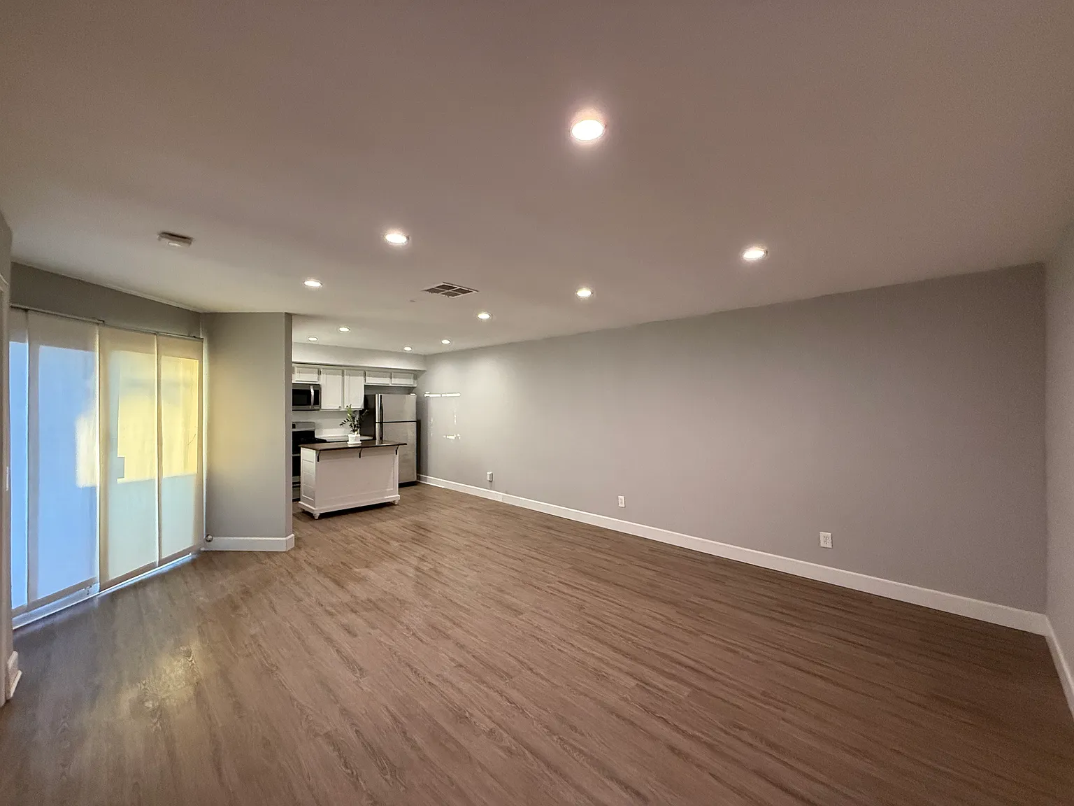 1 bed, 710 sqft, $2,300 — Photo 4