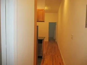 Rented by Robyn Lee, LREB