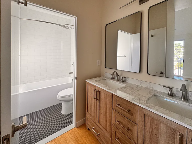 1210.5 Manzanita St — Photo 10