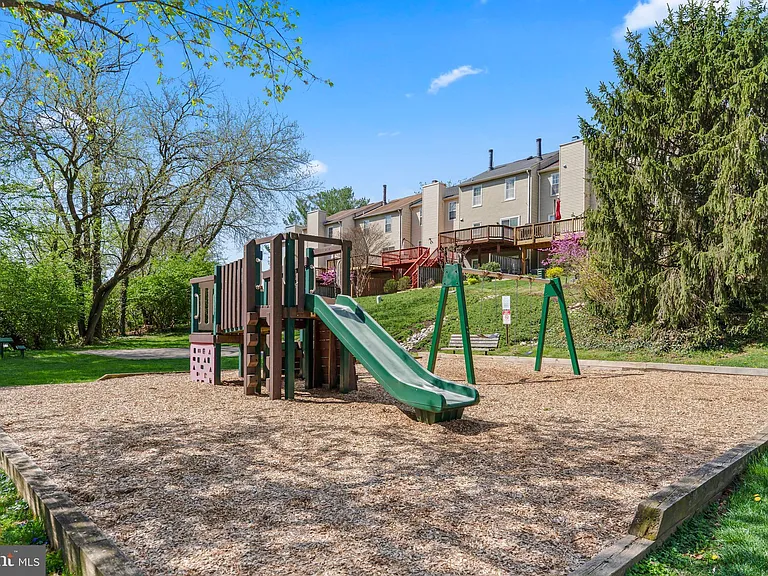10267 Green Holly Ter — Photo 44